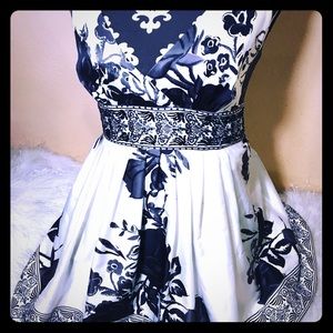 Black and white top. Forever 21, Size: Small